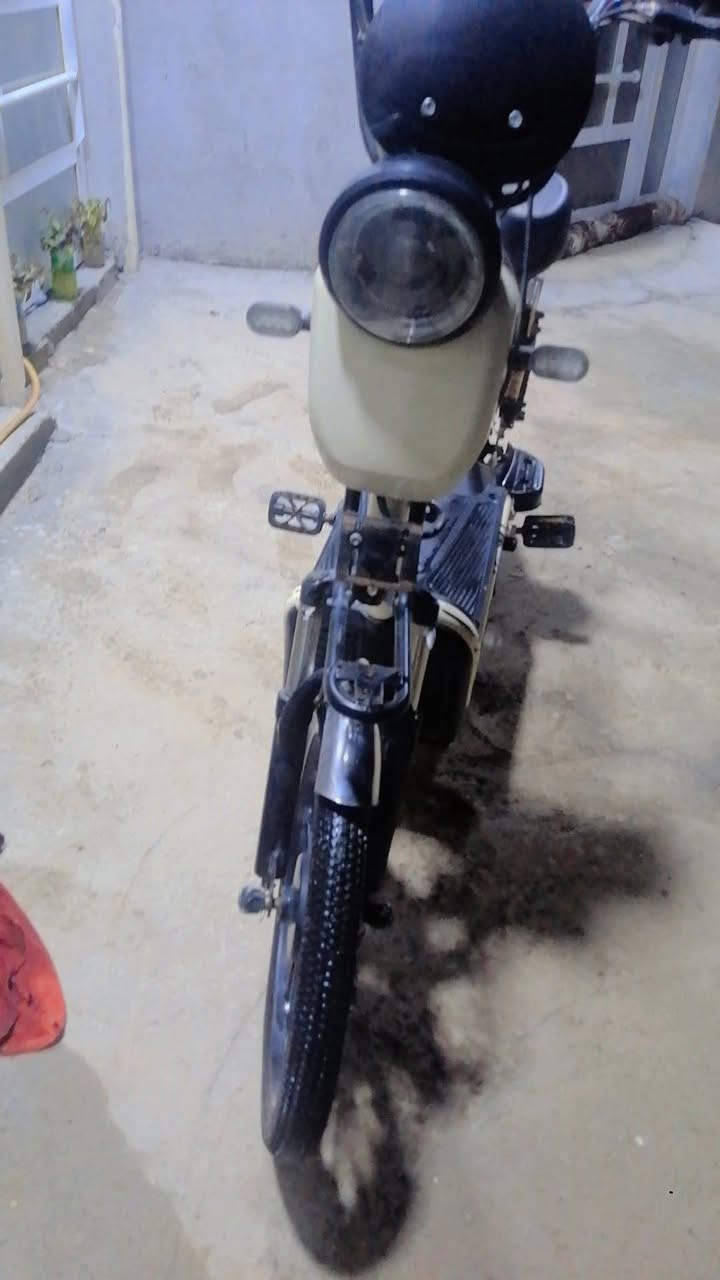 السلام عليكم ورحمه الله وبركاته دراجه تحتوي على خمس باطريات سرعتها 99 شغال كل شيء ما بيها وعلي محتاج واريد ابيعها سعرها ب 300 وبيها مجال اللي يريدها خليه يدق علي على هذا الرقم***********
