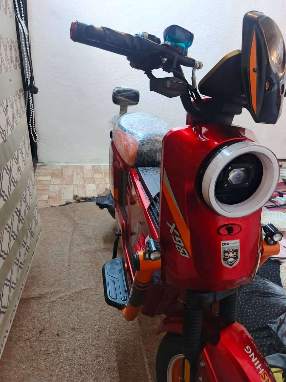 سلام عليكم
دراجه شحن  X 9 0 0  دراجه جديده مستخدمه شهر
سعر 500 وبها مجال العنوان بصره القبله الرقم  ***********
