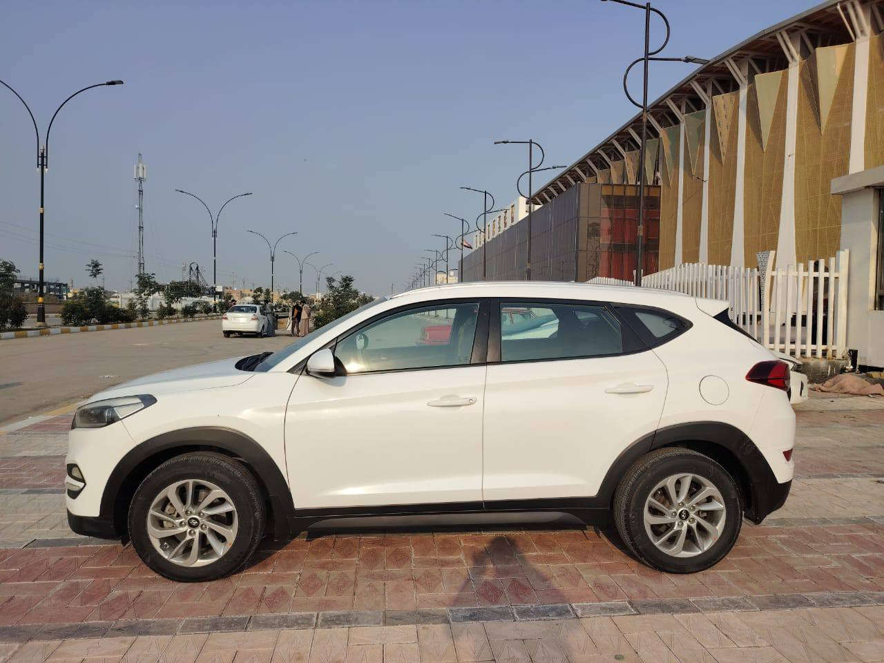 السلام عليكم ورحمة الله وبركاته 
هونداي توسان 2016 #خليجي رقم ذي قار دولي مشروع وطني لغايه 2030 تحويل ثاني يوم /خليجي رش قطعه وحده فقط والباقي كفاله عامه /محرك 2400/ سياره مجهزه اي شي محرك حداديه تخم تاير تبريد ثلاجه دواخل عسلي تحكم استيرن جهتين سياره جاهزه من اي شي /للاستفسار الاتصال على الرقم *********** العنوان ذي قار قضاء النصر 
#مكلف بالنشر وغير متواجد عل الفيس
