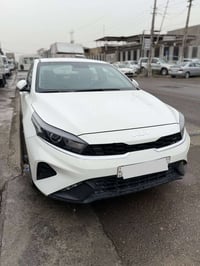 للبيع كيا سيراتو 2024 خليجي 🇰🇷 فول مواصفات – محرك 2000  المواصفات: • ف...