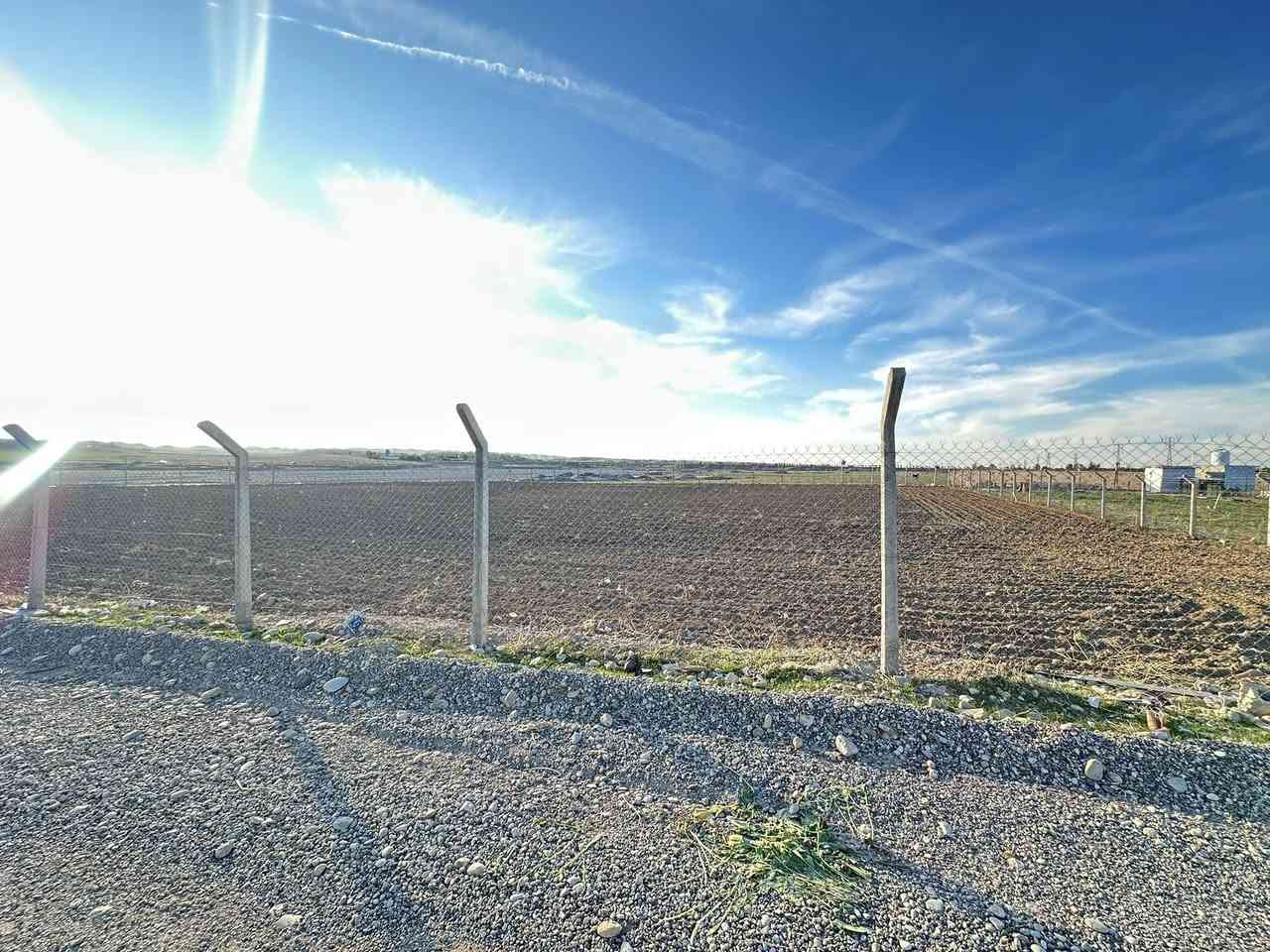 هات هات هات هەرزان و نایاب و جوانی لەم دۆنمە کە کاملە 

سلام علیکم

#دۆنمی_زۆر_هەرزان بۆ فرۆشتن ⛪💒
ناونیشان 📍 قەزای ڕزگاری (سموود)

◼️ دۆنم لە پشت شاری شکۆ ✅ 
◼️ئاوکارەبای خۆی هەیە و کامل سیاج کراوە 
◼️ تاپۆی شێخەو یەک دۆنم و نیوە ✅
◼️ نرخەکەشی زۆر هەرزان و گونجاوە ✅

بۆ زانینی نرخ 💵 تەنها خاڵێک لە کۆمێنت دانێ ڕاستەوخۆ بە نامە نرخەکەیت پێ دەگات یان پەیوەندی بکەن بەم ژمارانەوە 📲📞📳

***********📞✅
***********📞✅

دەتوانن سەردانی
#نوسینگەی_محمد_یاوەر_محمد بکەن 

ناونیشانی نوسینگە ◀️ ڕزگاری جادەی نێو بازاڕ 🛣️
🔴 سەرووی شارەوانی سموود. 🌆🏣
🔴 تەنیشت شیرینی خانەی زانا🍹🏢

ئێوەی بەڕێزیش هەر موڵکێکتان هەبوو بۆ فرۆشتن یان ویستان بیکڕن دەتوانن ڕەسم و زانیارییەکانتان بنێرن بۆ ژمارە ڤایبەری 📳✅ ***********
