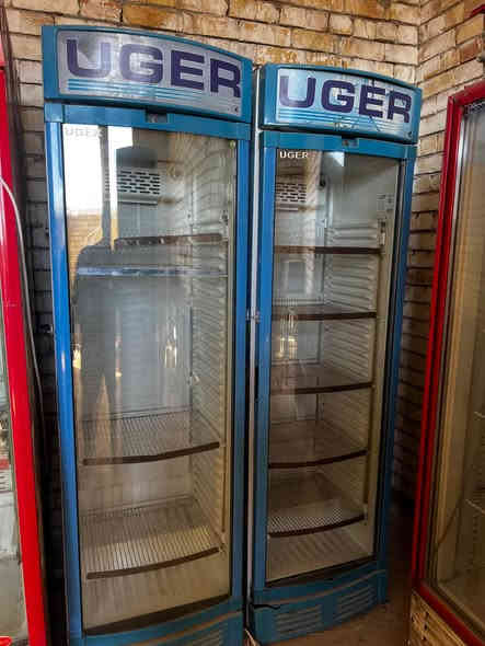 عارضات عامودية للبيع العنوان :- بغداد / التاجيات
للاستفسار:- ***********
