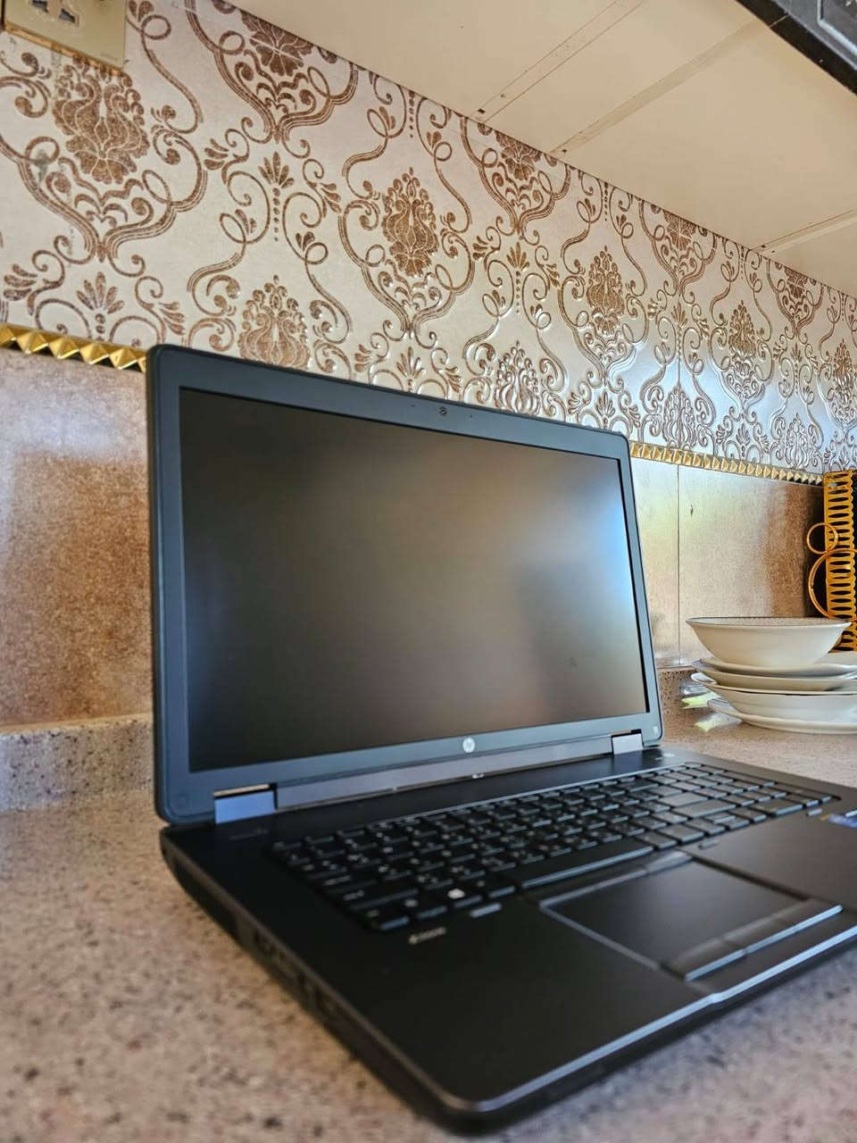 نوع الموديل:HpZbook
ويندوز 10 برو 64بت

حجم الابتوب :(17)

المعالج :Intel(R) Core i7 - 4700 2.40GHz(8CPUs)

رام :(24) جيجا

هارد :(2 تيرا SSD)

كرت شاشة داخلي (2)جيجا +

كرت شاشة NIVIDIA Quadro K3100M  (4) خارجي

بي gata 5  +يشغل كل الالعاب القوية

السعر ٣٥٠


**إذا كنت صاحب هذا الإعلان وتريد حذفه لأي سبب، رجاءا أرسل رسالة إلى الدعم الفني**