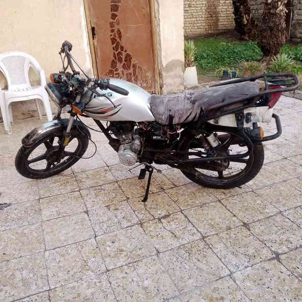 سلام عليكم شعندك مراوس نزل بس كون اوراق 
يالله سلام عليكم دراجه دايوان نفخ نضافه شوفت عينك نص ونص يرادلها ترتيب سعر 275 وبيها مجال تايرات نضيفه جديد دبلات شغاله مكان محاويل ناحيه الامام ***********
