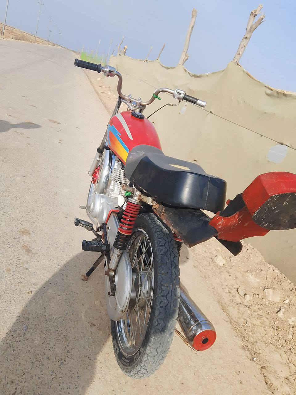 السلام عليكم دراجه للبيع 24مفتوحه بس بستم السعر 450وبيه مجال المكان ناصريه سيددخيل خاص مامتواجد اتصل ***********
