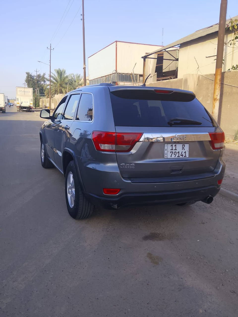 جيب لا ريدو موديل ٢٠١١
وارد امريكي بيها صبغ ٥ قطع بس ابيع حزام حداديه مكينه كير ترايك وين ما تريد 
السعر ١١٠ وبيها مجال 
***********
