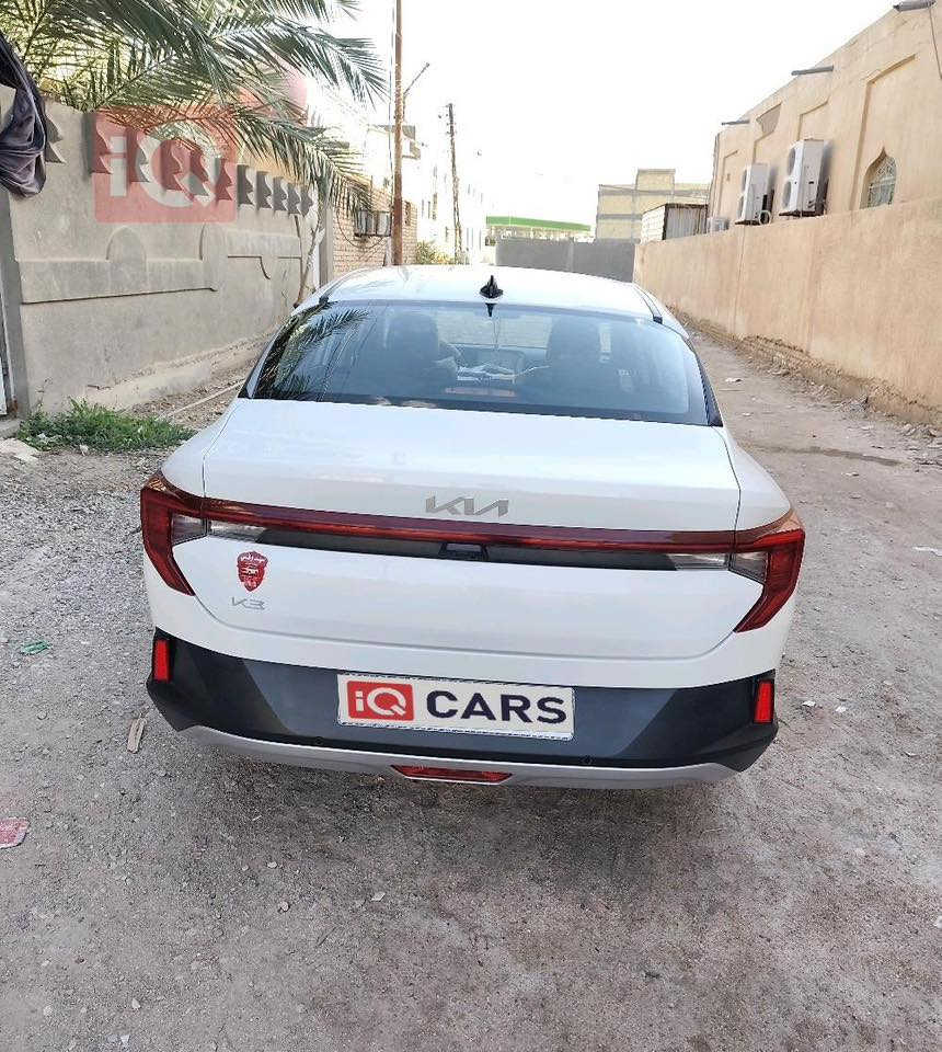 K3 
مواصفات خليجية 
تبريد قطعتين ثلج 
السيارة ماشيه 23  بعده زيرو 
الكير At  والمحرك 1600
السعر 155 
للاستفسار مراسلة الرقم
 ***********
