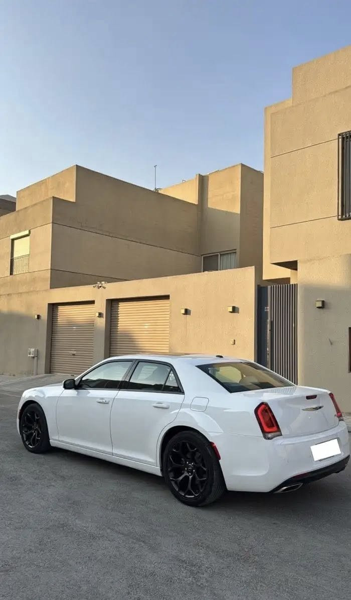 السلام عليكم//  
بدون اوراق كلك ادوات//

كلايسر اوباما2020    //  S300 

مكفول من الصبغ والكص والسرقه //

ماشيه 110  الف كم //

وتساب موجود لان ما متواجد على الاتصال فقط وتساب//

 ***********
