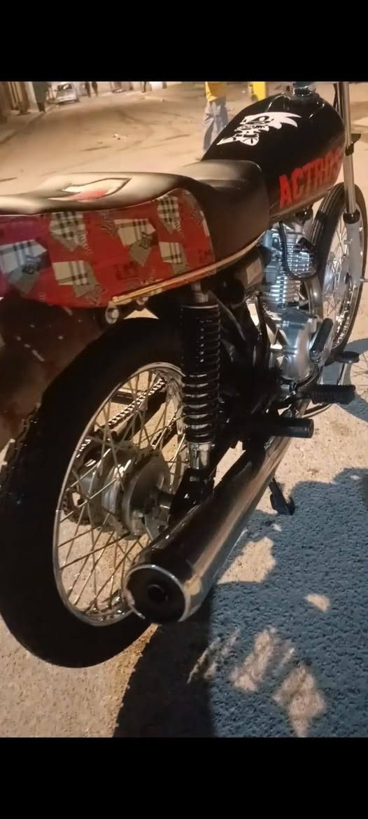 السلام عليكم دراجه نامه للبيع  شلامجه اي شي ماناقصه ادوات مكفوله من كلشي  مكاني بصره جمعيات السعر 700 وبيه مجال ***********
