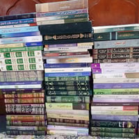 مكتبة • ١٠٠ كتاب