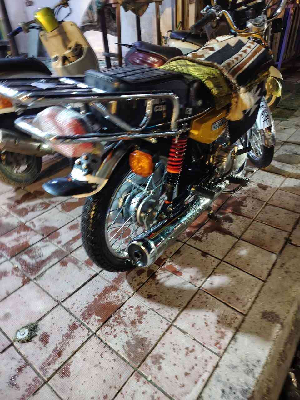 السلام عليكم ورحمة الله اصولي( اصولي مو سكنر كبل تترقم)
اربعه كير شلامجه تعمير جديد الشاصي موديل ١٨
والتعمير كله ٢٥ بلاد
مكفوله من التنقيص والتبخير 
دراجه حلوه ماعايزها ربع
للبيع لل استفسار ***********
مكاني كربلاء
