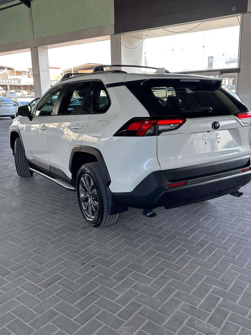 TOYOTA RAV4 Hybrid 2022 XLE Premium
تويوتا راف فور هايبرد ليثيوم 2022
موديل 2022
اللون الخارجي ابيض لؤلؤي 
وارد امريكي 🇺🇸
صور الحادث مرفقه 
رقم بغداد ماشية (55) الف فقط 
السعر : ( 21000$) دفترين و 10 اوراق 
السكن : بغداد السيدية 
‎للاتصال : ***********
‎الصنف : ((XLE Premium)) 
‎الاضافات فل كامل صنف XLE Premium 
الاضافات :
• ماتور 2500cc هايبرد
• كير اوتوماتيك
• بطارية ليثيوم 
• فتحة سقف كرستال 3 حركات 
• نظام دفع رباعي 4*4
• صندوق خلفي كهرباء 
• شاشة كبيرة
• كاميرا خلفية 
• حساسات خلفيه 
• كراسي كهرباء جلد لون اسود 
• كراسي مدفية 
• كراسي ميموري 
• غرفة جلد لون اسود مميزة 
• رادار امامي
• مانع تصادم
• محدد مسرب
• تصحيح مسار
• مثبت سرعة
• مانع انزلاق
• استيرنق متحرك
• تحكم طارة
• تدفئة مقود 
• بصمة تشغيل
• بصمة أبواب
• دخول ذكي
• إنارة ترحيبية
• مري كهرباء
• غمازات عالمري 
• حساسات تجاوز BSM 
• نقطة عمياء 
• شاشة اعطال
• زجاج كهرباء ملون
• عداد ديجيتال
• صندوق خلفي كهرباء 
• جنط قياس 18
• اضوية امامية زنون LED
• اضوية خلفية LED
• كشافات زنون LED
• حساسات اضاءة
• إنارة امامية تلقائية Auto
• اضاءة فل زنون LED
• ليد زنون نهاري 
• نظام صوتي مميز
• أوامر صوتية
• حساسات اصطفاف
• حساسات مطر
• حساسات جانبية
• حساسات تصادم
• حساسات دخول الإنفاق
• حساسات ضغط هواء الإطارات
• مري تعتيم• GPS
• خرائط
• نافيجيشن
• 3 أنظمة قيادة (eco, ev, sport)
• كندشن مركزي
• هولد كب
• ركايات وسط
• بلوتوث
• مدخل USB + AUX
رقم بغداد ماشية (55) الف فقط 
السعر : ( 21000$) دفترين و 10 اوراق 
السكن : بغداد السيدية
