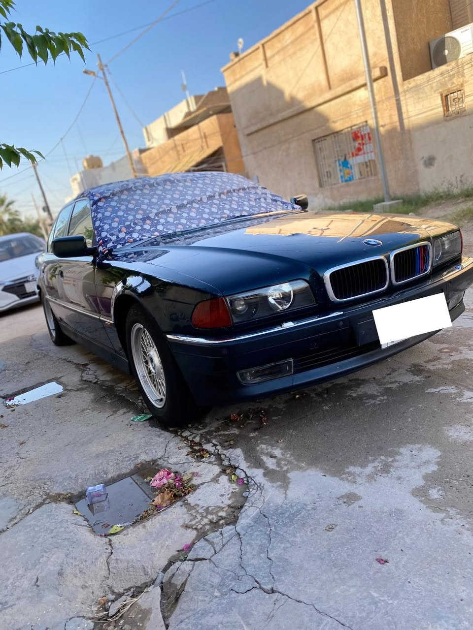 للبيع  /BMW /E38/740i /1998/V8
السياره بحالة الشركه لاضربه ولا صبغ ولا تبديل 
جديده او احله من الصور  فول مواصفات كشنات خزن اربع تحكمات تحكم ستيرن سلايد فتحه سقف جنطه شفط حساسات امامي خلفي شاشه كامره خلفيه جاهزه للاخير كير مكينه حداديه بل شرط 
تجي واحله من الصوره رقم بغداد السياره بحالة الوكالة 
سعر 105 اني مكلف بل نشر. رقم صاحب السياره 
*********** مكان السياره بابل حله
