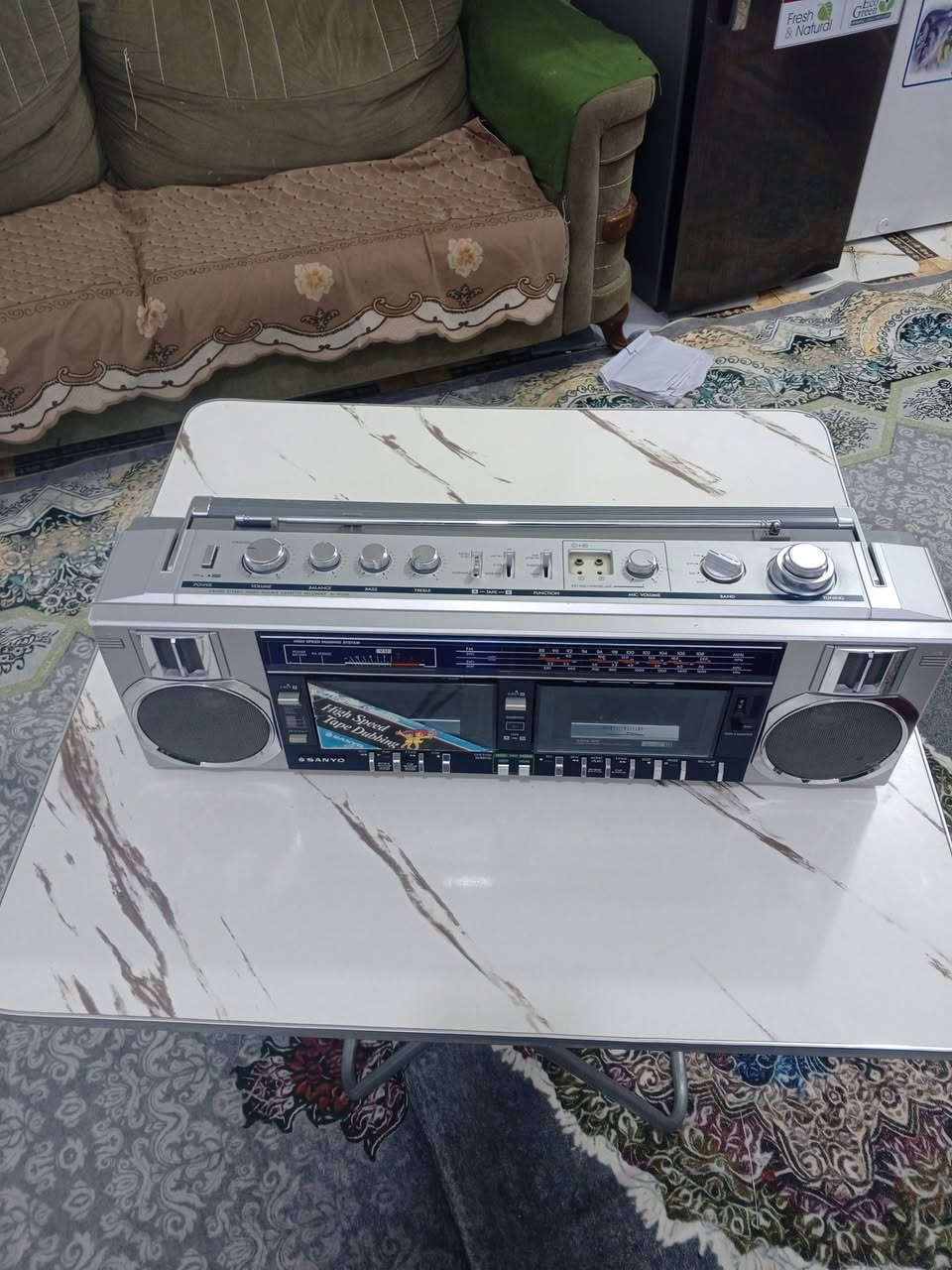 السلام عليكم اخوان عندي هذا الجهاز سانيو  ياباني اصلي شغال على وضع الشركه كهرباء 220 بلاد يشيل 9 باتريات كبار جهاز ع وضع الشركه نظافه 95 بالميه السعر ع الخاص للاستفسار الاتصال على الرقم التالي ***********
