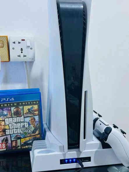 سلام عليكم بلي 5 فات للبيع 
السعر التواصل مع الرقم كامل ملحقات 

عدد الاقراص 3 
1: gta 
2:btle feld1
3:the last of us 
عدد الجوستك 2 

ماوس +الكيبورد +باده 
جهاز نضيف مستعميل قليل جدا
لباقي التفاصيل التواصل مع الرقم (***********)
