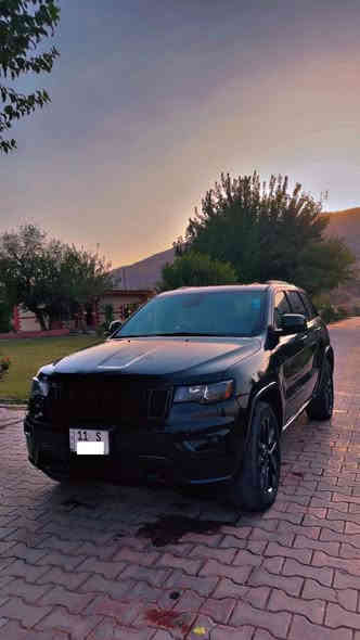 Jeep 2021 
بلاك توب فول الفول 
حادث خفيف بدون اي دواخل مفتوحات  🪛🛠️🔩 

سعة المحرك 3600 ستة سلندر لون اسود 
مكان السيارة بغداد شارع فلسطين للستفسار   

***********

المواصفات⤵️
دفع رباعي 4+4 
⭕️كشن السائق كهرباء
⭕️ كشنات تدفة وتبريد 
⭕️ستيرن تدفة 
⭕️رادار ب البجم 
⭕️رادار ب المري 
⭕️حساسات امامي 
⭕️حساسات خلفي 
⭕️لايت زنون عدستين 
⭕️فتحة بالسقف 
⭕️صندوق كهرباء 
⭕️نضام منحدرات 
⭕️ماوس +اربع وضعيات قيادة 
⭕️شاشة كار بلي 
⭕️كامرة خلفية دوارة 
⭕️مقاعد كنتاره 
⭕️محدد سرعة 
⭕️تشغيل عن بعد 
⭕️ اتو هولد 
⭕️تحديد مسار 
⭕️ سياقة  ذاتية 
⭕️نضام eco لتقيل صرف البانزين 
⭕️اصطفاف الى اوتو بارك 
⭕️تحذير الخروح عن المسار 
⭕️نضام بريك اوتوماتيك توقف ذاتي عند الرجع للخلف 
⭕️تحكم استيرن ب الكامل 
⭕️تبريد قطعتين 
⭕️تدفة ب المري

⭕️ السعر 282$
