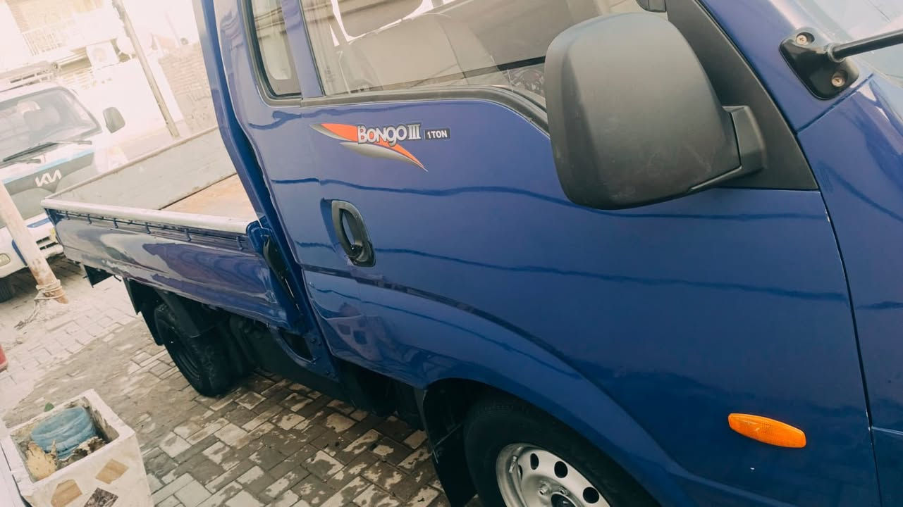 سلام عليكم شباب سيارة كية حمل لون ازرق رقمهة ناصرية سيارة مصبوغة اثر جراد مكينة مسكر لعنوان بغداد لمعامل ***********
