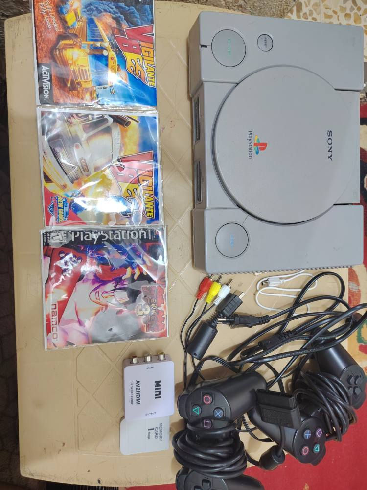 بلازمة سمارت حجم 55 الد فقط عطلان بيهة 250 الف + خوذة اصلية 75 الف + بلي وان جديد كامل ملحقات 40 الف الشراي يتصل ((***********)) عمارة, ميسان
