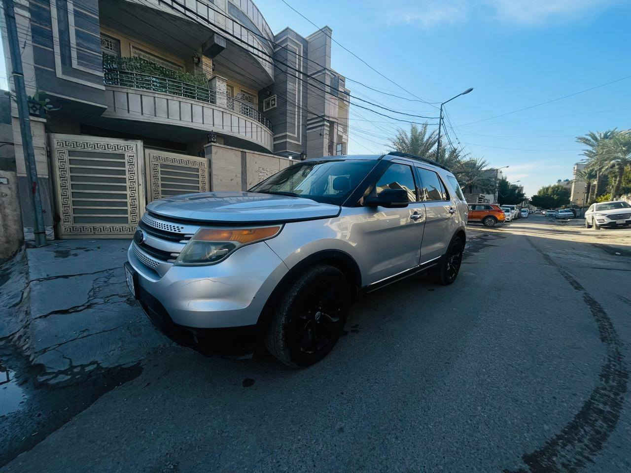 السلام عليكم معروض للبيع فورد اكسبلورر موديل 2011
لون سلفر فول مواصفات عدا البصمة 
بدون حادث 
رقم انكليزي 
سنوية بأسمي 
***********
معروضة بسعر 11500$
