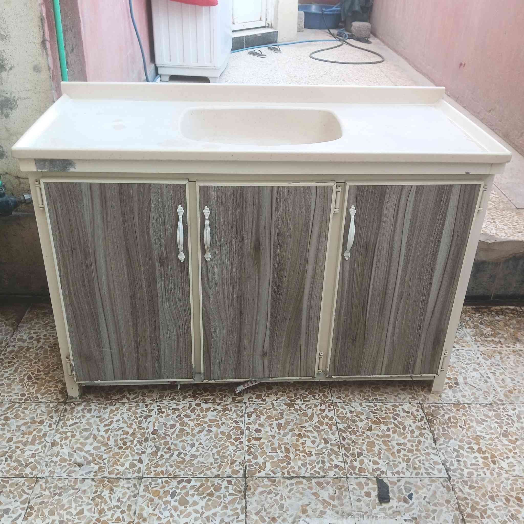 كاونتر ابو كرانيت 3ابواب حيل نضيف السعر 75وطباخ ابلازمه مع قاعده المنيو شرط شغال ونضيف السعر 65
***********
يوجد توصيل
