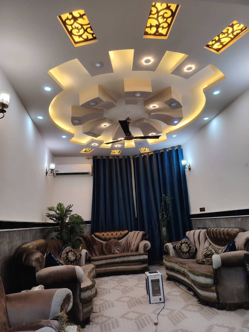 دار للبيع في مجمع جنة السلام
طابو زراعي سند25 
بناء حديث مودرن 100م
4غرف نوم
3حمامات
صالة كبيرة
مطبخ تركي ام دي اف مودرن
يباع مع الاثاث او بدون اثاث 
فصال المجمع ابن حلوة
خدمات فول
عرض الشارع 10م
عنوان المجمع كربلاء 
شارع ابو مهدي المهندس
مقابل مستشفى ابو مهدي المهندس
للاستفسار *********** واتساب
