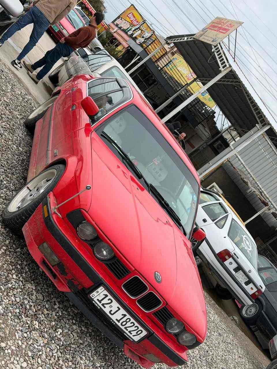 السلام عليكم BMW 525 كير عادي للبيع او مراوس ترهم 
كير مكينه رقم سنوية كوبون كله جاهزة 
سيارة نضيفه مناقصها شي صبغ جماليه بدون اي طخه 
مكانها برطله معرض المصطفى سعرها 67 بي مجال قليل
***********واتساب بي
