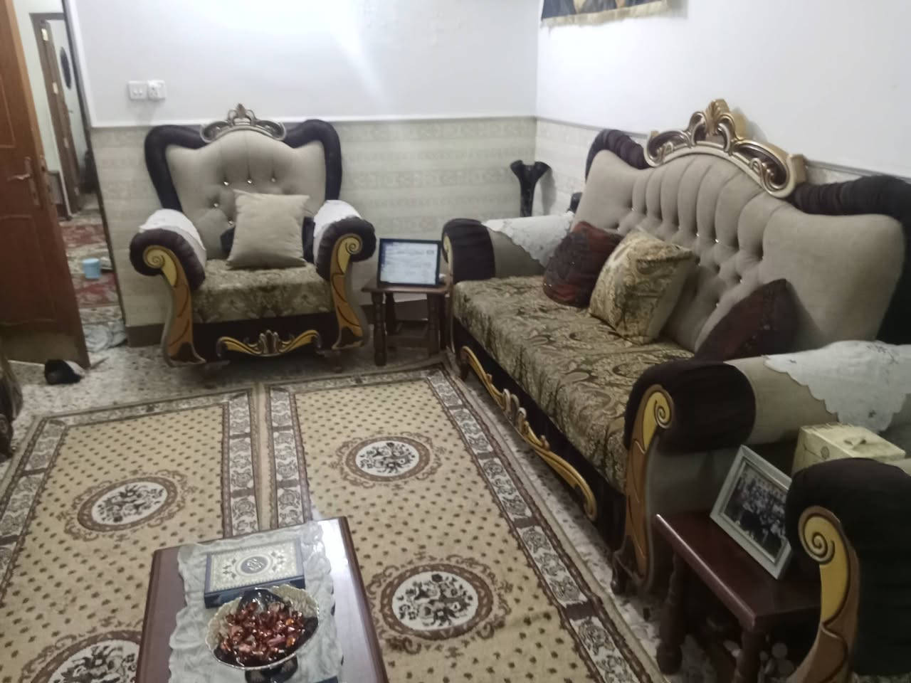 تخم ملكي شغل درجة اولى ضخم للاستفسار ***********
