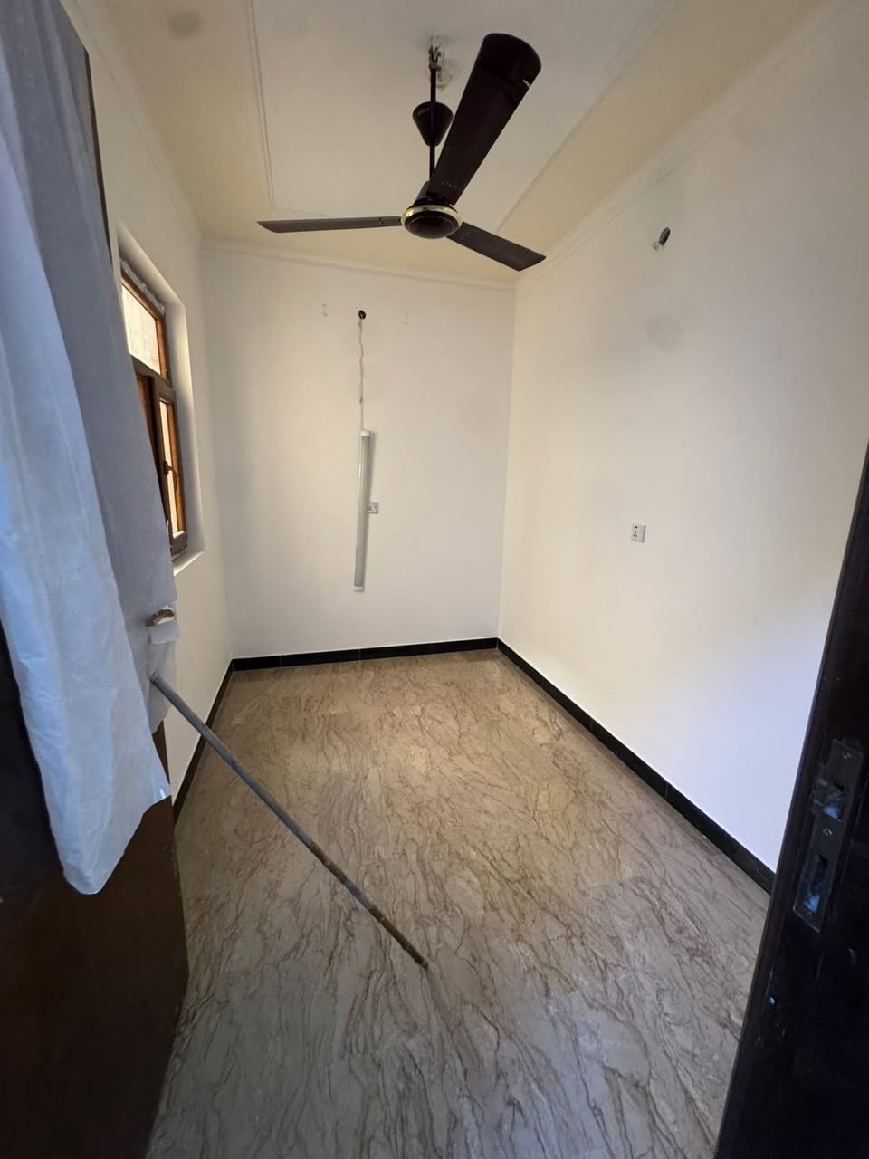 #للايجار_في_السيديه      ( الاعمار الهندسي للعقار )
دار سكن مساحه 100 متر 

يحتوي على ؛. 

3 غرف نوم _صاله_مطبخ_خدمات2 

موقع مميز جدا مربع تبوك

#مبلغ الايجار  (مليون و 250 الف )

للاستفسار اكثر الاتصال على الارقام التاليه ؛.

***********

***********

او زياره موقع الشركة 📍

السيدية الضباط مجاور افران الزيتون 2 

#شركه_الاعمار_الهندسي_للاستثمار_والتطوير_العقاري
