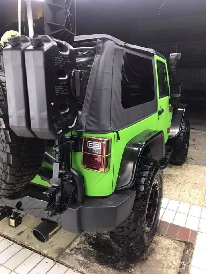 تبديل جام لايت
تبديل عدسات 
زرع عدسات
صيانه جميع الايتات
صيانة وتصليح عيار الايت الداخلي
لجميع السيارات. 
عنوان الزويه
***********
