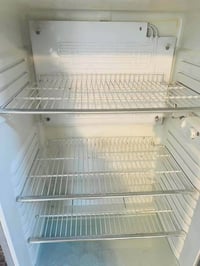 ثلاجة • جديدة • قفل