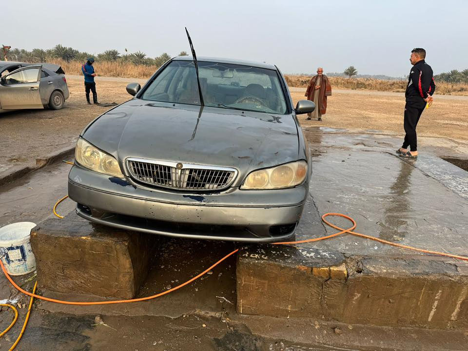 نيسان مكزمه ٢٠٠٥ للبيع السياره نضيفه وجاهزه  السعر 16ورقه للأستفسار ***********  مكاني الديوانيه
