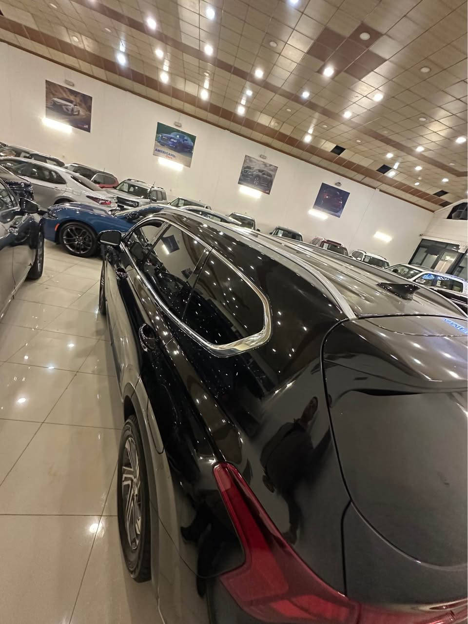 سنتافي ٢٠٢٣ نص فول 
محرك ٢٥٠٠ تيربو اربعة سلندر فور ويل بصمة شغال كشنات تدفئة تبريد مركزى سبعة راكب 
ضرر ربع بنيت وجملغ طرف سايق صبغ بدون دواخل ارباك تاك راجع سستم 
مكان اربيل 
*********** واتساب 
رقم كاتي تترقم اربيل وسليمانية ودهوك أربيل, العراق
