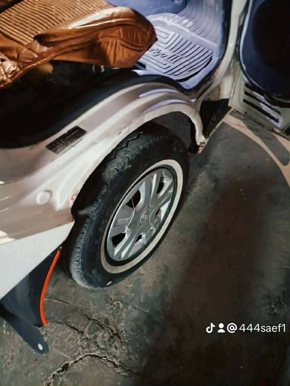 سلام عليكم كيا حمل 2700موديل 2016محرك كير اكسن شاصي تبريد تدفأه شغالات بيها رش  بل جاملغ شويه  السعر 120بيها مجال شويه مكاني ديالى خان بني الشيماء ***********
