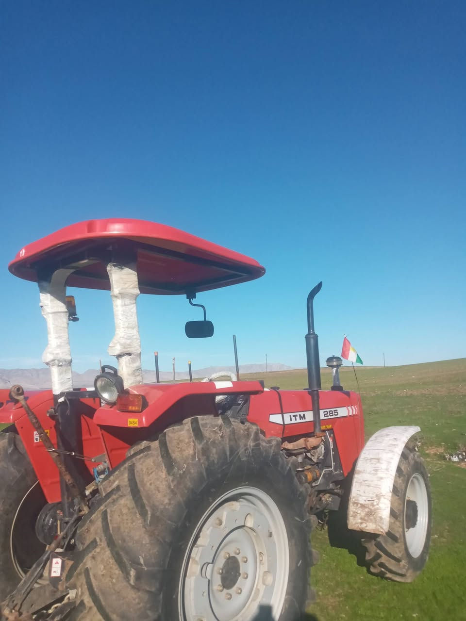 سلاو برادەران ترکتر ٲیرانی مودێل2024 دەبل ٲکسن ترکترەکە بێ مەسرەفیە هەمو تشت بەشەرتیە هیچ تشتەک نەگورایە مشتەری وەرە خاس رقم موبایل ***********
