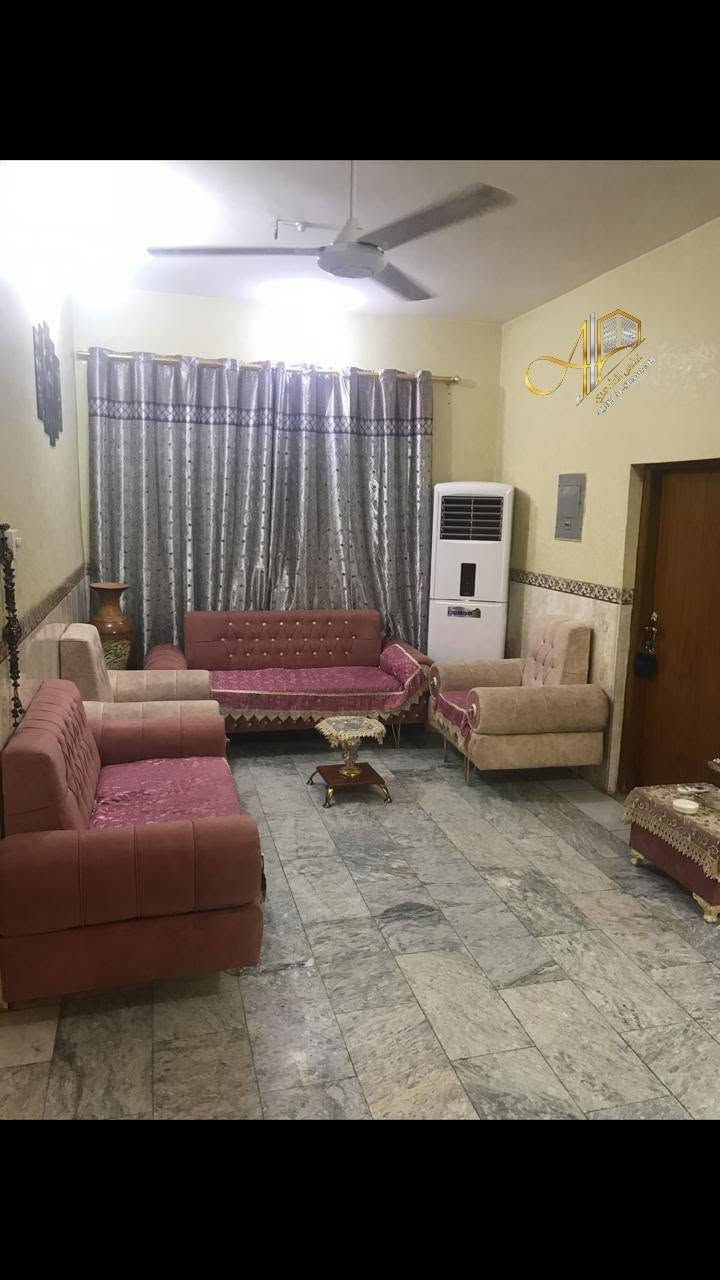 بيت للبيع بالمسيب شارع المحكمة داخل الافرع الاخيرة
المساحة ١٥٠ متر
البناء طابوق السقف صب كونكريت الارضية مرمر 
وعالي عن الشارع 

يحتوي على ...
غرفتين نوم 
استقبال 
صالة
مطبخ 
مجمع صحيات داخلية وخارجية 

طابو زراعي سند ٢٥ تحويل مباشر 
السعر ٨٨ مليون قابل للتفاوض 

عنوان المكتب : المسيب الشارع العام _ فلكة الحي الصناعي مجاور ابو مروة للسيراميك 

عقيل الشمري 
***********

#عقيل_الشمري  #عقارات_العراق #بيت_للبيع #real_eastate
