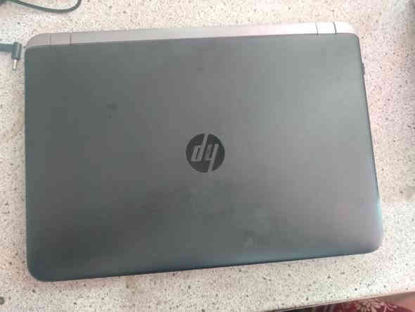 لابتوب hp
الموصفات:
المعالج (CPU): Intel Core i5 – الجيل السادس

الذاكرة العشوائية (RAM): 8GB DDR4

التخزين (Storage): 256GB SSD

كرت الشاشة (GPU): Intel HD Graphics – Shared 4GB

حجم الشاشة: 15.6 بوصة

دقّة الشاشة: HD ‎1366×768‎

الاتصالات:

Wi-Fi

Bluetooth

المنافذ:

USB 3.0

USB 2.0

HDMI

قارئ SD

منفذ سماعة 3.5mm

البطارية: 4-Cell

النظام: Windows 10
النضافة 99٪
السعر :250 بي مجال بسيط للشراي مكاني بغداد حي اور تواصل واتساب (***********)
