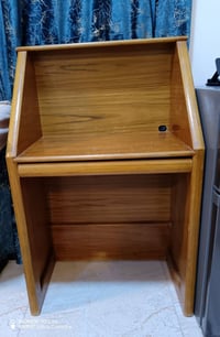 ميز حاسبة • أثاث مكتب