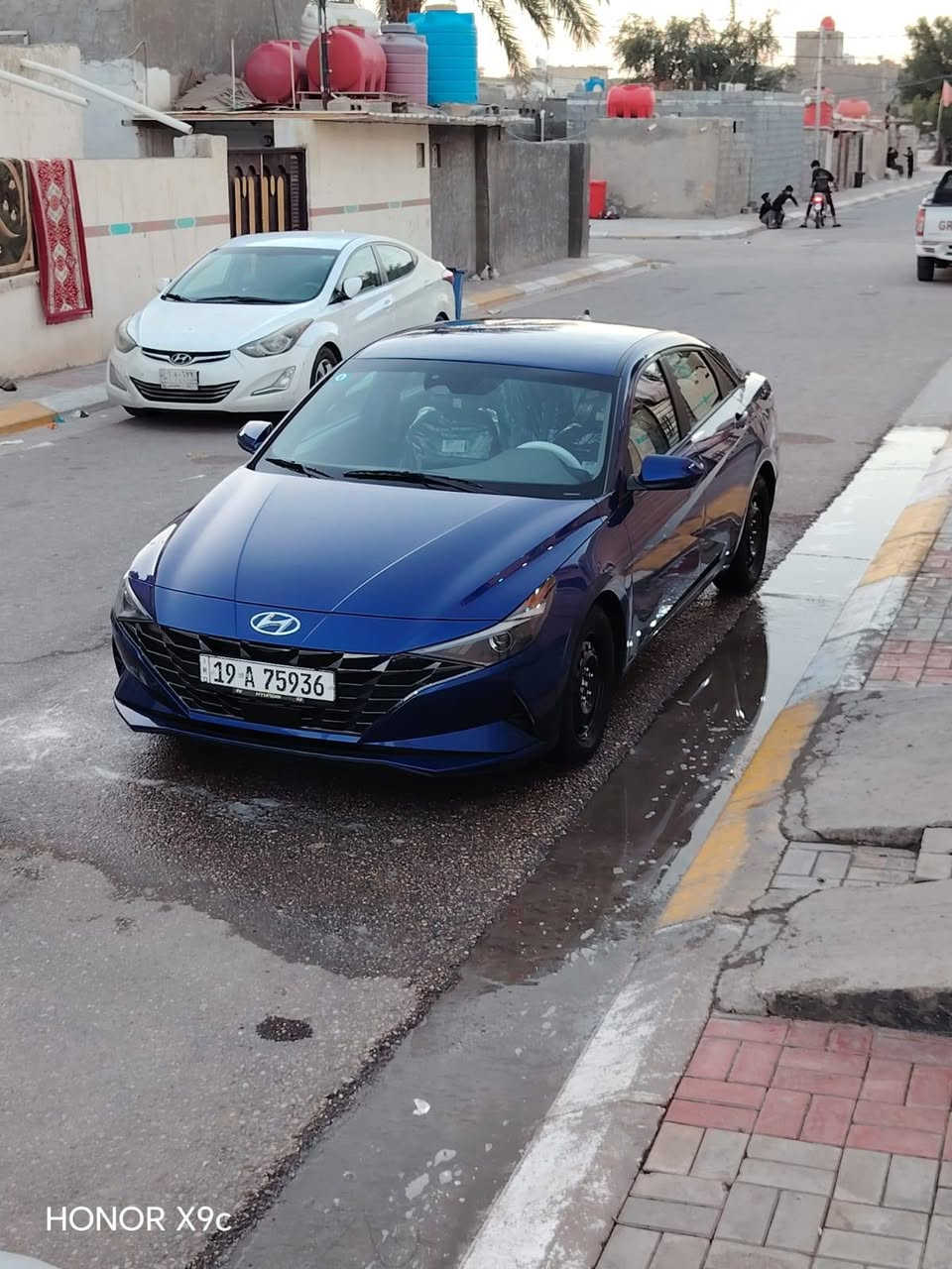 السلام عليكم
النترا موديل 23 حرة بأسمي رقم كربلاء دولي ترقيم جديد وهزة جديدة
وارد أمريكي (كلين تايتل) بدون حادث فقط جاملغ امامي
مفتوح بأمريكا لغرض الدخول وشديته هناا بلعراق السيارة
ليبل واحد 
حجم المكينة 2000 دوش
مكفوله من (گير_مكينه_حداديه_تخم تاير_تبريد......)
مواصفات فول عدا الفتحه
رادار امامي
لايت زنون
بصمه
تشغيل عن بعد
توقف ذاتي
وبعد هواي مواصفات ماذكرتهن
سعر السيارة 165 مع مجال بسيط
مكان السيارة كربلاء
للتواصل
***********
***********
  ملاحظة/صور السيارة بويل عادي +ويل كب
يعني موجود ويلها الأبلادي
