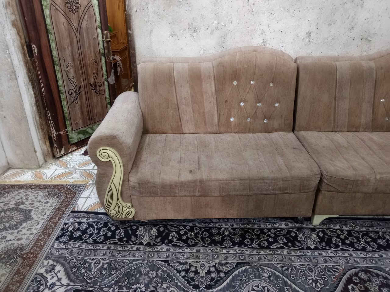 تخم 10نفرات للبيع سعرة 125 بي نقص 4 رجلين عنوانه رميثة ***********
