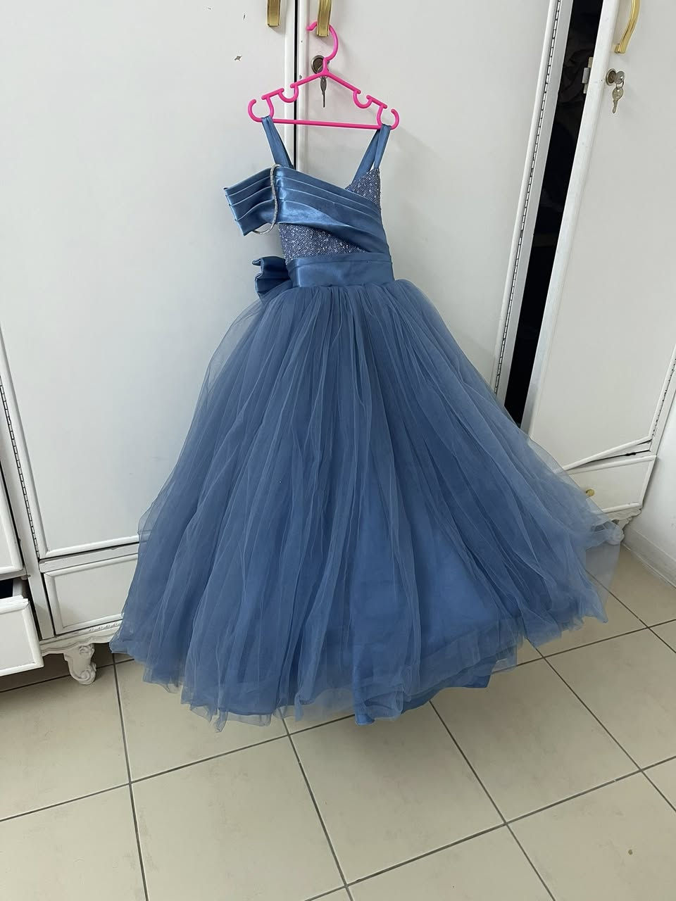 بنات عندي هاي البدلات ملبوسة مرة وحدة الفستان مشتريتة  100 ابيعة ب60 يلبس قياس 38 والبدلة السمائي عمر 6 سنوات مشتريتها ب60 من توم وجيري بالمنصور ابيعها  ب30 والبدلة الثانية تلبس 4 او 5 سنوات ابيعها ب25 مشتريتها من السيدية من ازياء ادم


**إذا كنت صاحب هذا الإعلان وتريد حذفه لأي سبب، رجاءا أرسل رسالة إلى الدعم الفني**