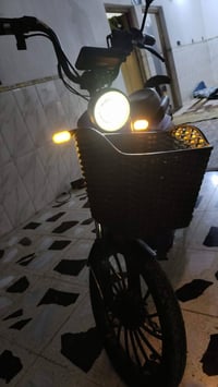 دراجه شحن للبيع بطاريات جدد قبل يومين شادهن الدراجه نضيفه كلش واحلى من...