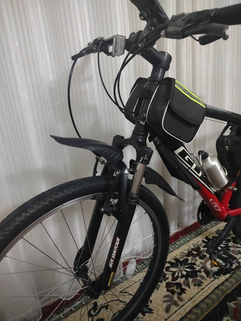 شركه GT العالميه
باليسكل 🇩🇪
 
مواصفات:  
النضافه مالو 90/100
1: معدن المنيوم. 
2:وزن خفيف 7 كيلو. 
3: كير امامي 3نمر.
4:كير خلفي 7نمر. 
5:دبل الامامي شغال. 
6:البايسكل يتحمل وزن 100كيلو. 
ما بي اي عطل.
الغراض الي بل صوره كلها ويا 
مكاني،،، موصل حي النور 
الرقم (***********)
بي واتساب السعر خاص 
ملاحظه: الاغراض كلها ويا.. 