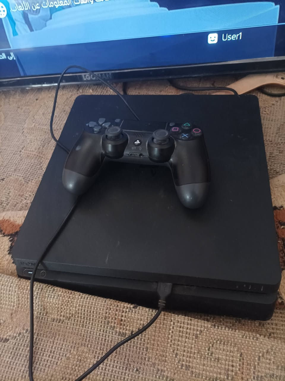 بلي ستيشن 4 مهكر نظام 11 تريده مهكر تريده قرص كامل ملحقاته وسعر خاص وهذا رقمي بي واتساب ***********
