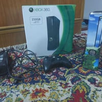 اكس بوكس ٣٦٠ سلم جهاز نظيف وشبه جديد كامل ملحقاته كارتونة و كيبل HD وم...