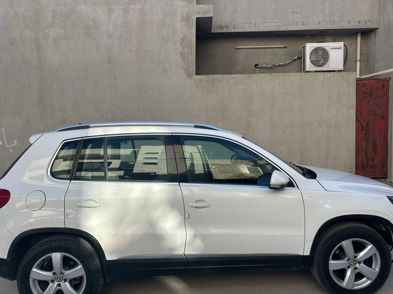 فولكس واكن تيكوان ألماني فول مواصفات كلين موديل ٢٠١٢كير ومحرك شرط التحويل السعر ١٠٠ورقة بيه مجال بسيط رقم ***********
