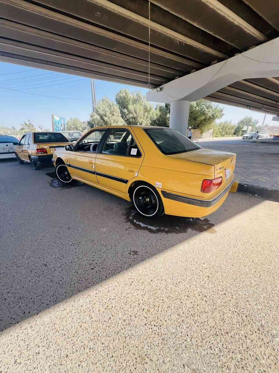 السلام عليكم للبيع بيجو بارص موديل ١٥ سياره مكفوله كفاله عامهه 
وجاهزه من كلشي كير خير من الله مكينهه كارتونن صارله سبوع تبريد خير من الله حداديه تخبل تخم تاير  
سياره جاهزه من كلشي مابيهه نقص برغي 
مكاني ديوانيه معروضه ب ٥٥ وبيه مجال 
‏***********
