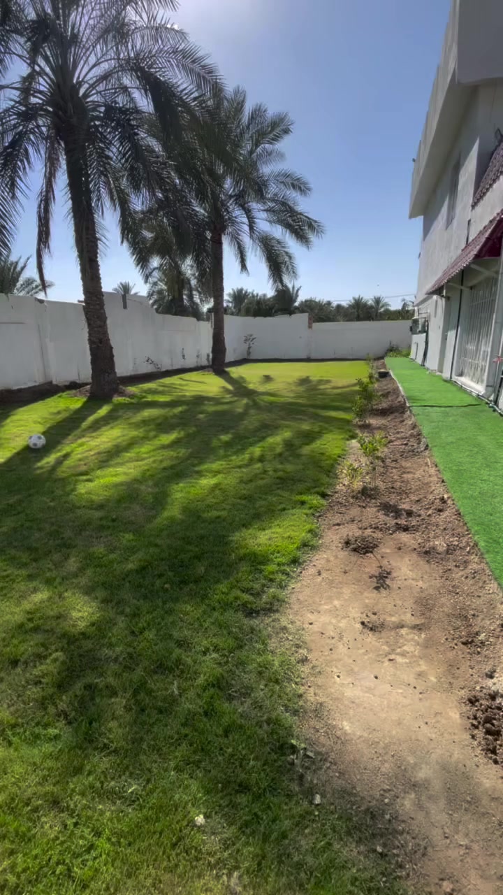 اعلان مميز جدا 
دونم طابو زراعي سند ٢٥ تحويل مباشر من المالك الشرعي
يحتوي على منزل 🏡 بمساحة ٣٠٠ متر تقريباً 
المنزل يتكون من ٧ غرف نوم 😴 
ومضيف مستقل نزال ١٠ متر وواجهيه ٤ متر 
ومطبخ وصاله وصحيات داخلية وخارجه بالاظافه الى واحدة من الغرف سويت 
طارمة كبيرة 
والموقع جدا مميز
قضاء الصويرة قرية جوميسة الغربية
يبعد عن السدة التبليط مسافة ١٠٠ متر فقط
فرصة ممتعوض لان السعرجدا مناسب
للاستفسار يرجى التواصل على الرقم 
***********
