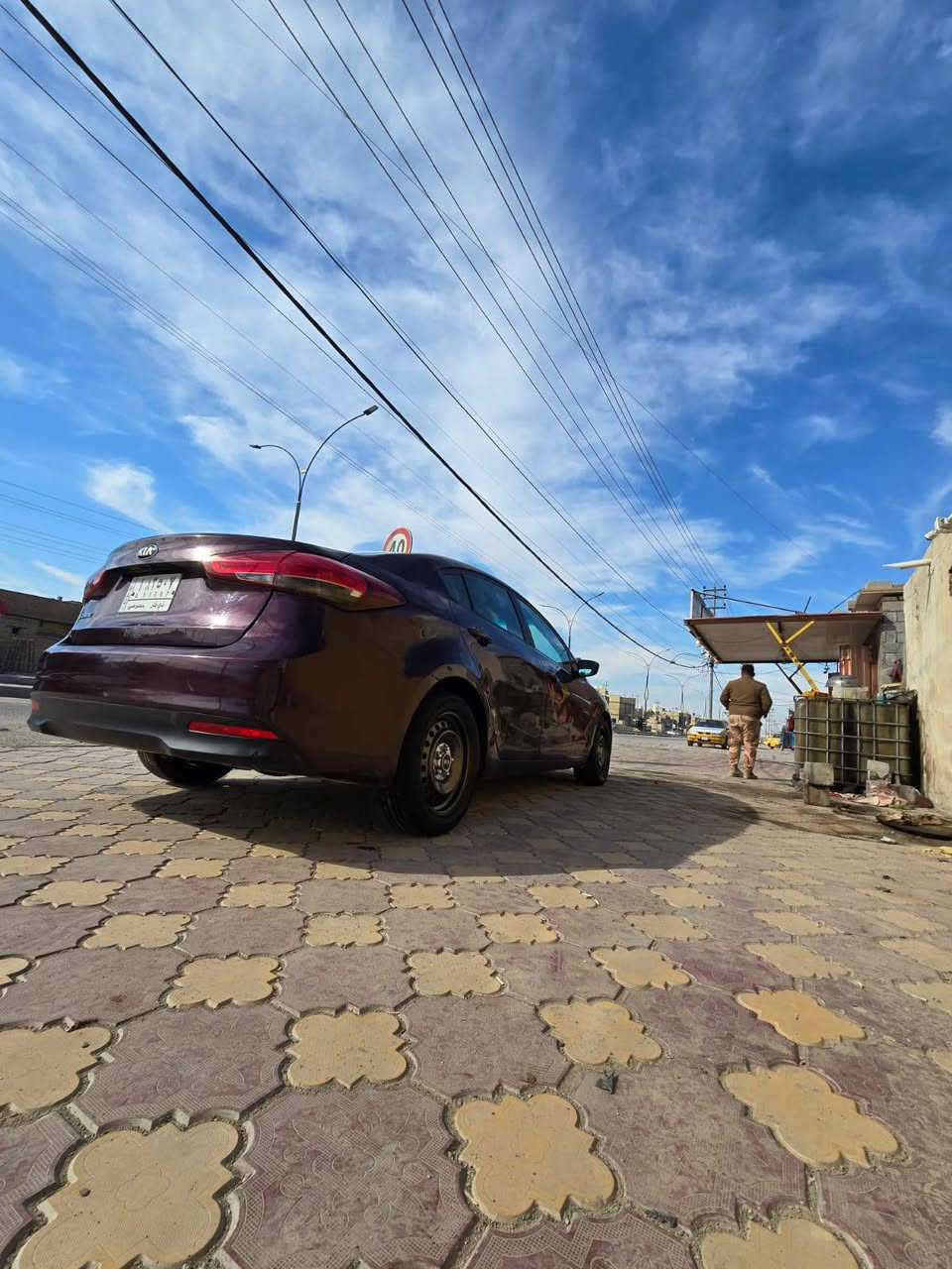 كيا فورتي موديل 2018  رقم ذي قار تحويل 
حادث الوارد مقدمه البنيد فقط بدون دواخل بدون ايرباك بيها رشات صبغ  
جاهزة مكينه كير حداديه تبريد ثلج 
باتري جديد طخم تاير ماتصرف عليها شي
السعر 115$ بيها مجال قليل
***********
