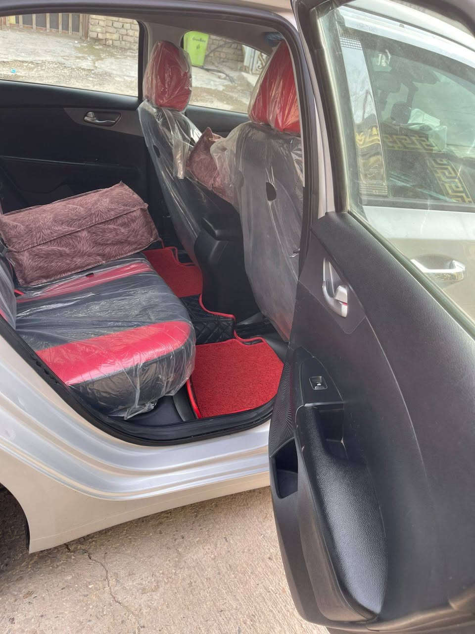 سلام عليكم كيه فورتي 2019
وارد أمريكا حادثة موضح بل صوره
ولون سلفر
محرك 2000 دوش كفاله 
كير مكفول
وسياره بسمي ثاني يوم تحويل

الموصفات

حساسات خلفية واماميه
تحكم استيرن
بيه ثلاث وضعيات قياده
وبيها موصفات هواي 
ويل كب
تخم ترارات جديد
السياره نضيفه وجاهزه
وسعر خاض
رقم الهاتف؛ ***********
