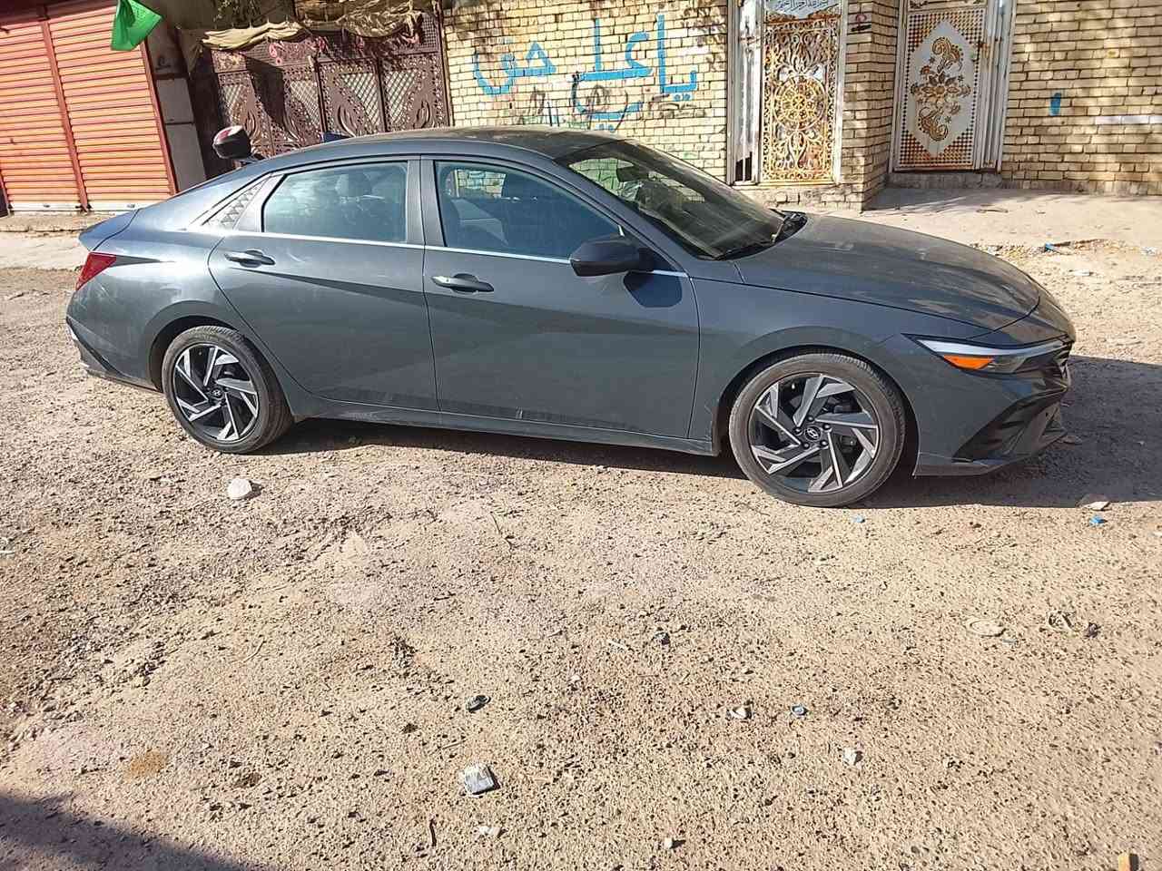 سلام عليكم الانترا موديل 2024 فول مواصفات حادث بس خشم البنيد و شبر بل جاملغ بارد سياره جديده ما ماشيه السعر 170  الرقم‏‪0771 867 6519
